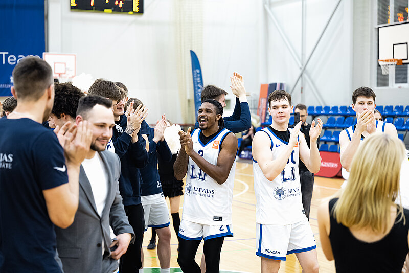 LU basketbola komanda iemet 101 punktu un izcīna svarīgu uzvaru Latvijas - Igaunijas basketbola līgā.